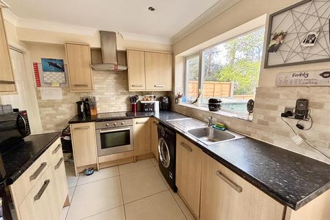 20 Border Road, Upton, Poole, BH16 5EE