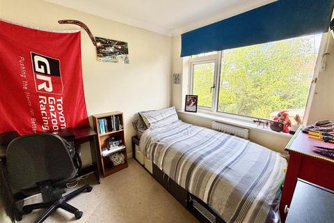 20 Border Road, Upton, Poole, BH16 5EE