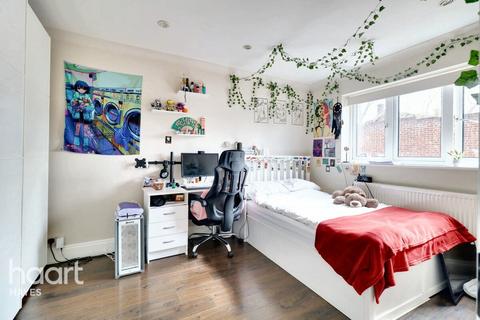 24 Cotmans Close, Hayes, UB3 3PR