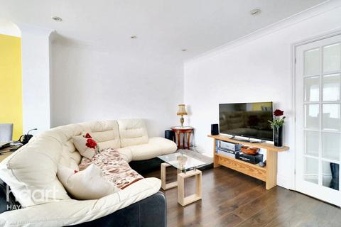 24 Cotmans Close, Hayes, UB3 3PR