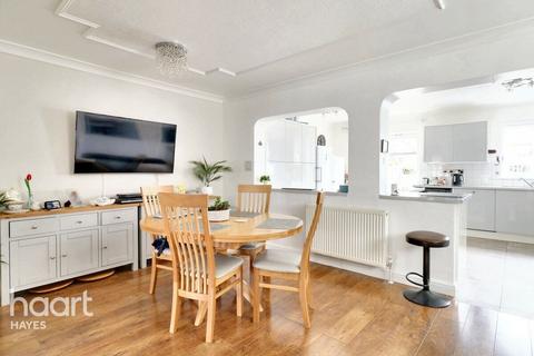 66 Hurstfield Crescent, Hayes, UB4 8DW