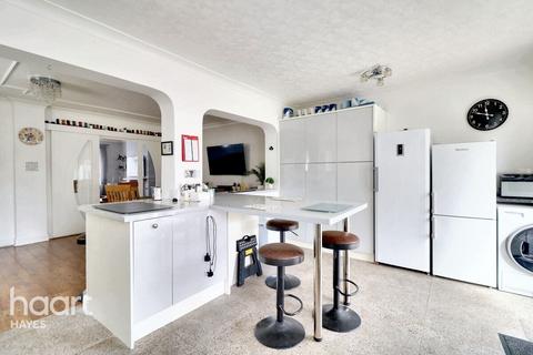 66 Hurstfield Crescent, Hayes, UB4 8DW
