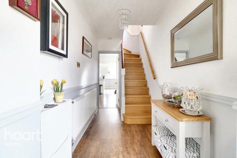 66 Hurstfield Crescent, Hayes, UB4 8DW