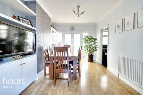 3 Cromer Close, Uxbridge, UB8 3DA