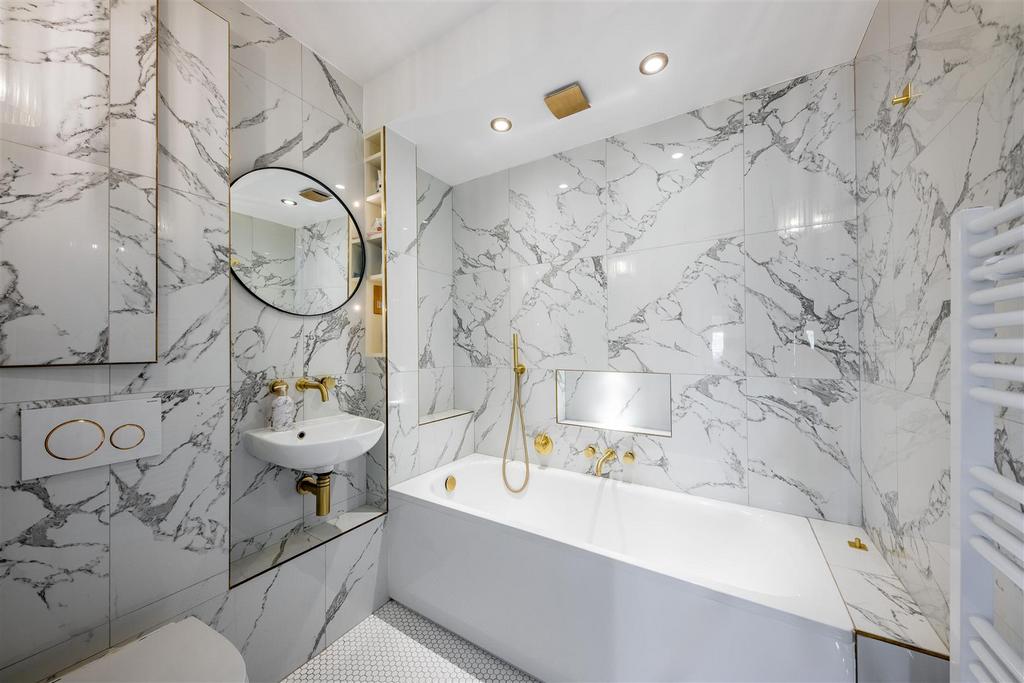 3 at 87 hamilton terrace 2962 bath.jpg