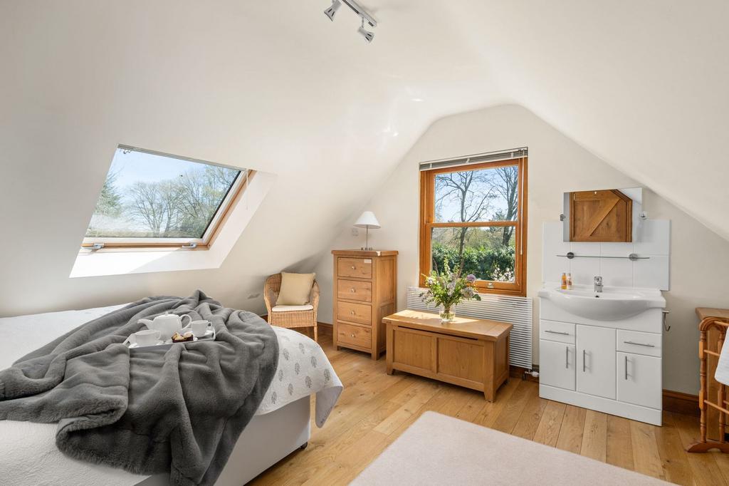 The Cottage Bed 1