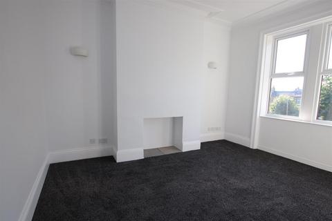4 bedroom townhouse to rent, Bolton Hall Road, Bradford