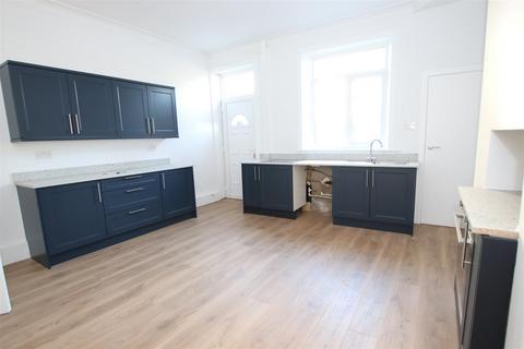 4 bedroom townhouse to rent, Bolton Hall Road, Bradford