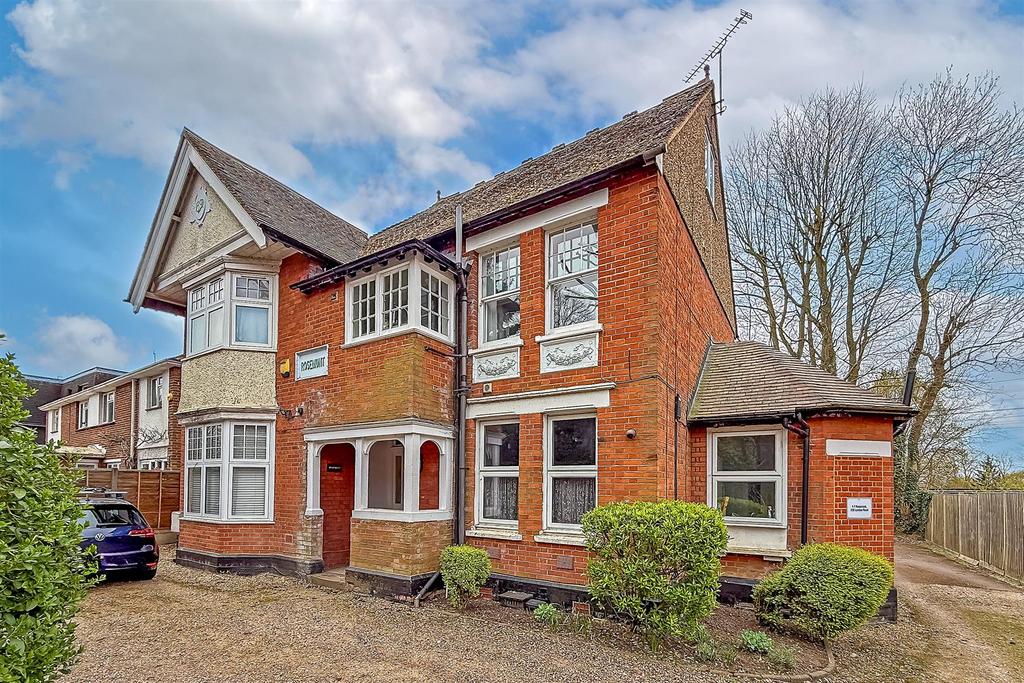 228 London Road-2.jpg