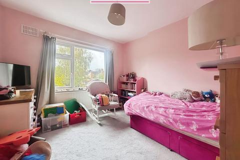 31 Lullingstone Avenue, Swanley, BR8 7JN