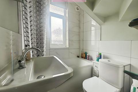 31 Lullingstone Avenue, Swanley, BR8 7JN