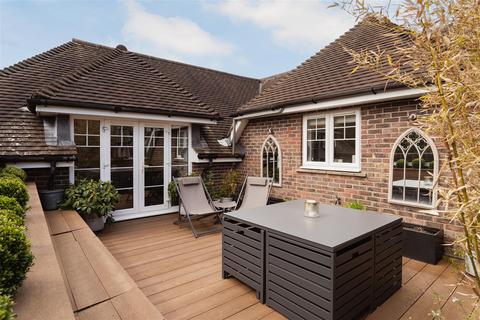 3 bedroom penthouse for sale, Kingswood Grange, Lower Kingswood KT20