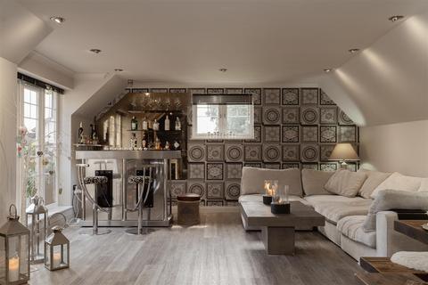 3 bedroom penthouse for sale, Kingswood Grange, Lower Kingswood KT20