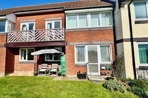 1 bedroom flat for sale, Brinton Lane, Hythe, Southampton
