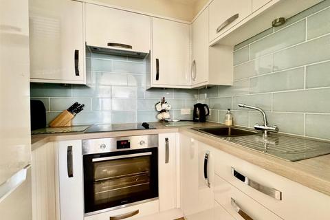1 bedroom flat for sale, Brinton Lane, Hythe, Southampton