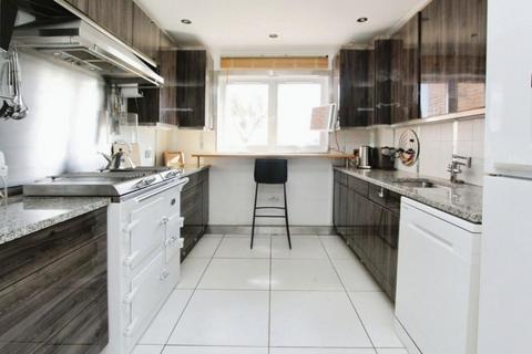 4 bedroom terraced house for sale, 22 Velsheda Court, Hythe Marina