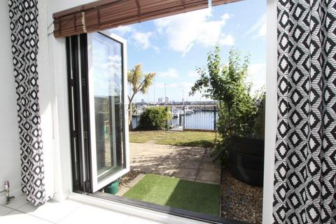 4 bedroom terraced house for sale, 22 Velsheda Court, Hythe Marina