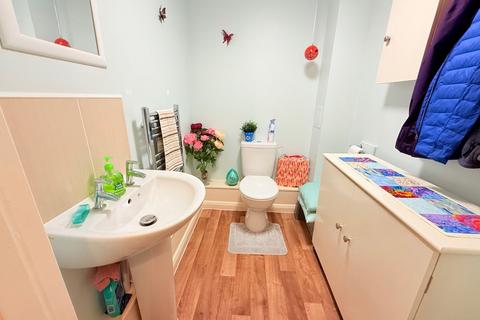 2 bedroom end of terrace house for sale, Richard Whiteley Drive, Shipley BD17
