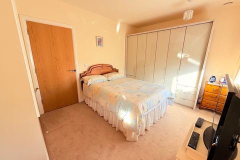2 bedroom end of terrace house for sale, Richard Whiteley Drive, Shipley BD17