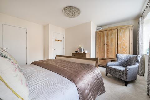 8 Tidman Road, Reading, RG2 0DE