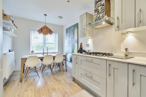 8 Tidman Road, Reading, RG2 0DE