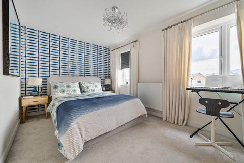 8 Tidman Road, Reading, RG2 0DE