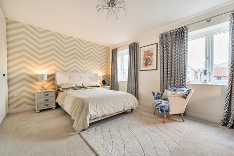 8 Tidman Road, Reading, RG2 0DE