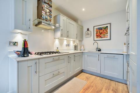 8 Tidman Road, Reading, RG2 0DE
