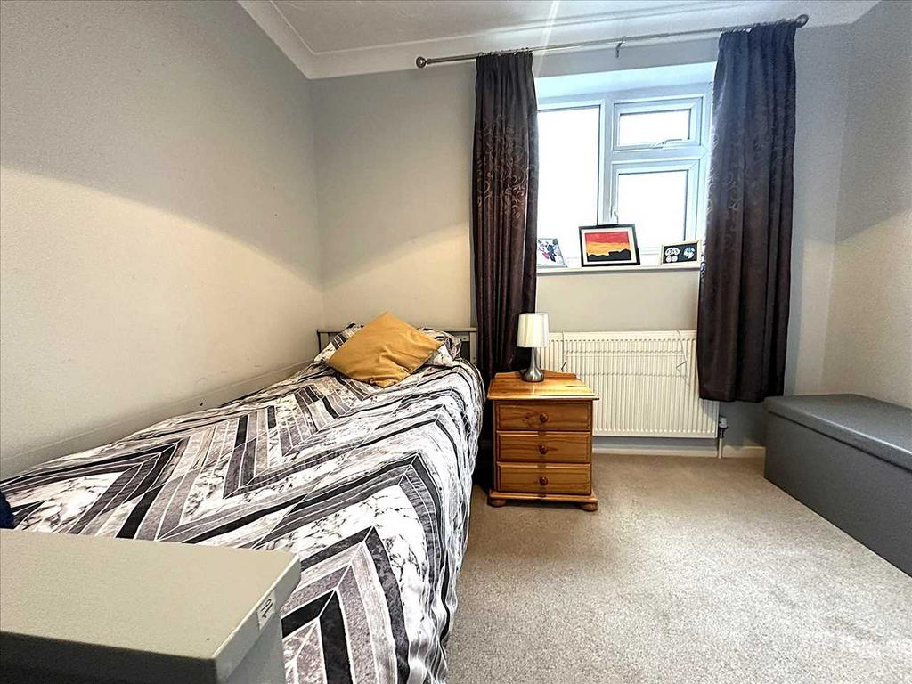 Bedroom (front)