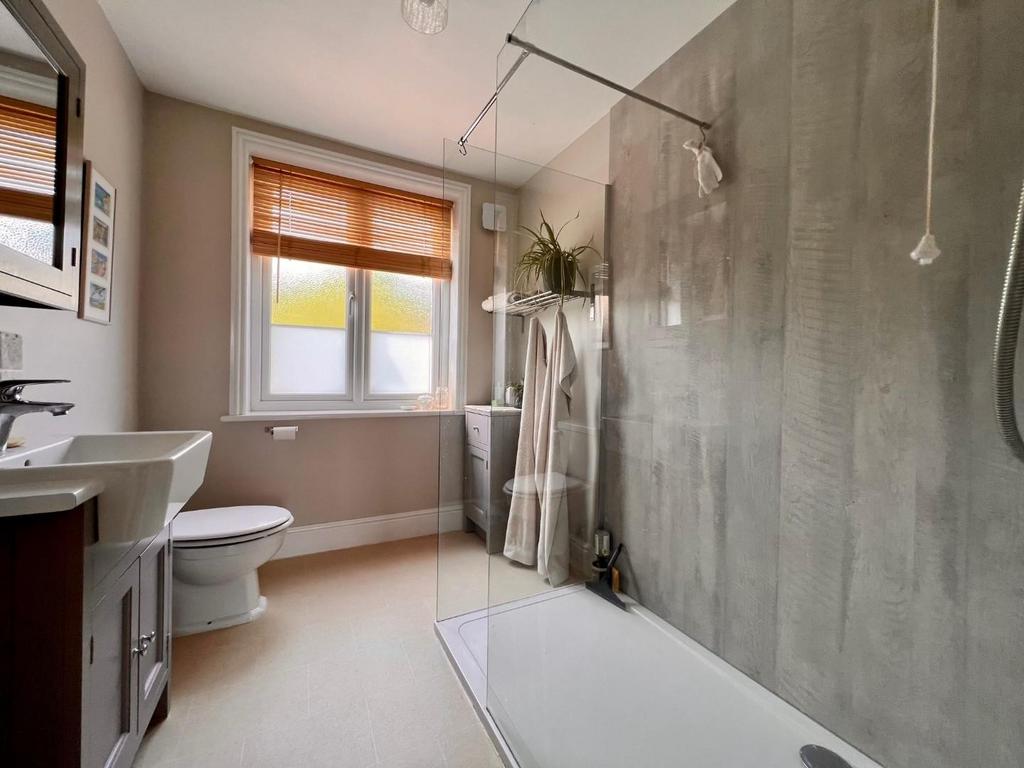 Shower room.jpg