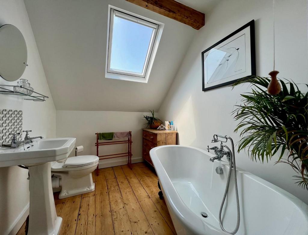 Bathroom.jpg