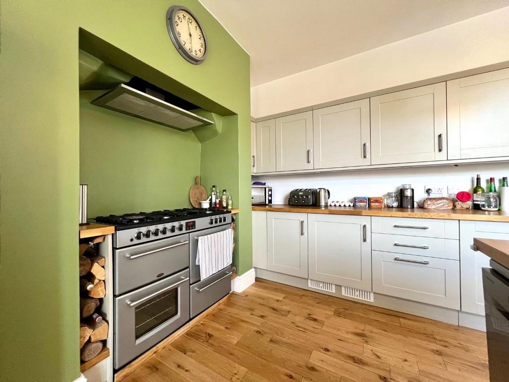 Kitchen3.jpg
