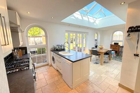53 Dudley Road, Feltham, TW14 8EJ