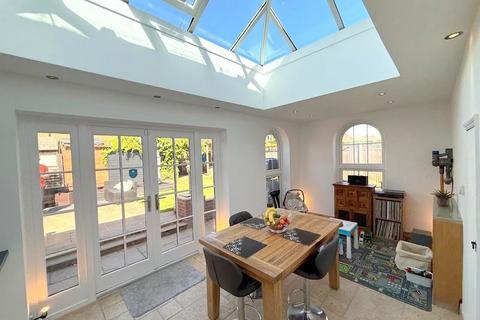 53 Dudley Road, Feltham, TW14 8EJ