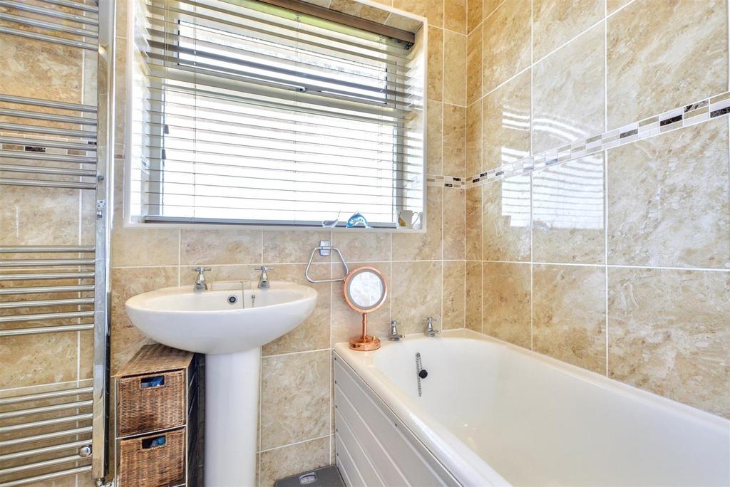 Bathroom 2.jpeg