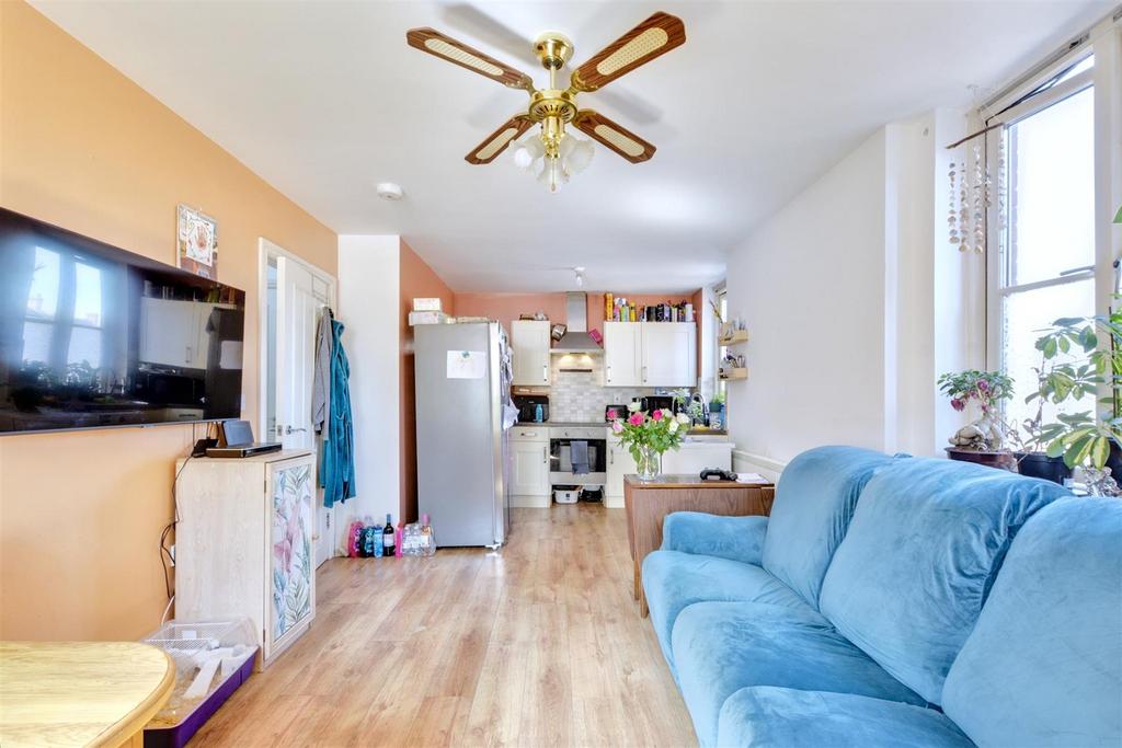 Open Plan Living/Dining Kitchen