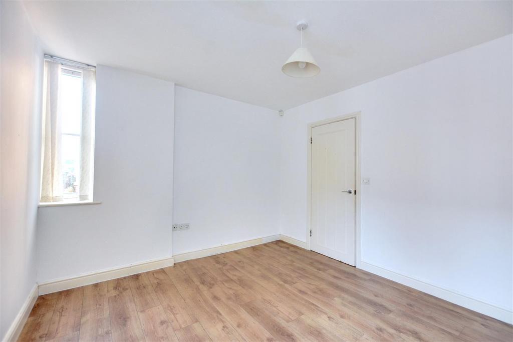 Bedroom 1 2.jpeg