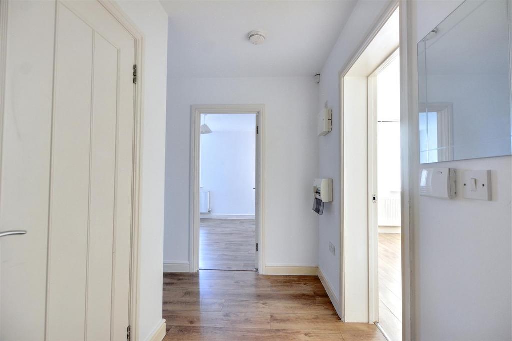 Hallway 1.jpeg