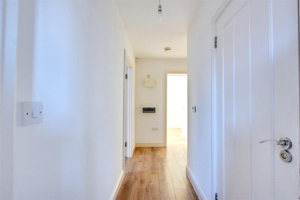 Hallway 2.jpeg