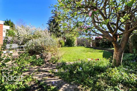 4 bedroom detached house for sale, Beckingham Road, Guildford