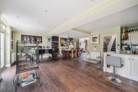 undefined, South Bank Terrace, Surbiton