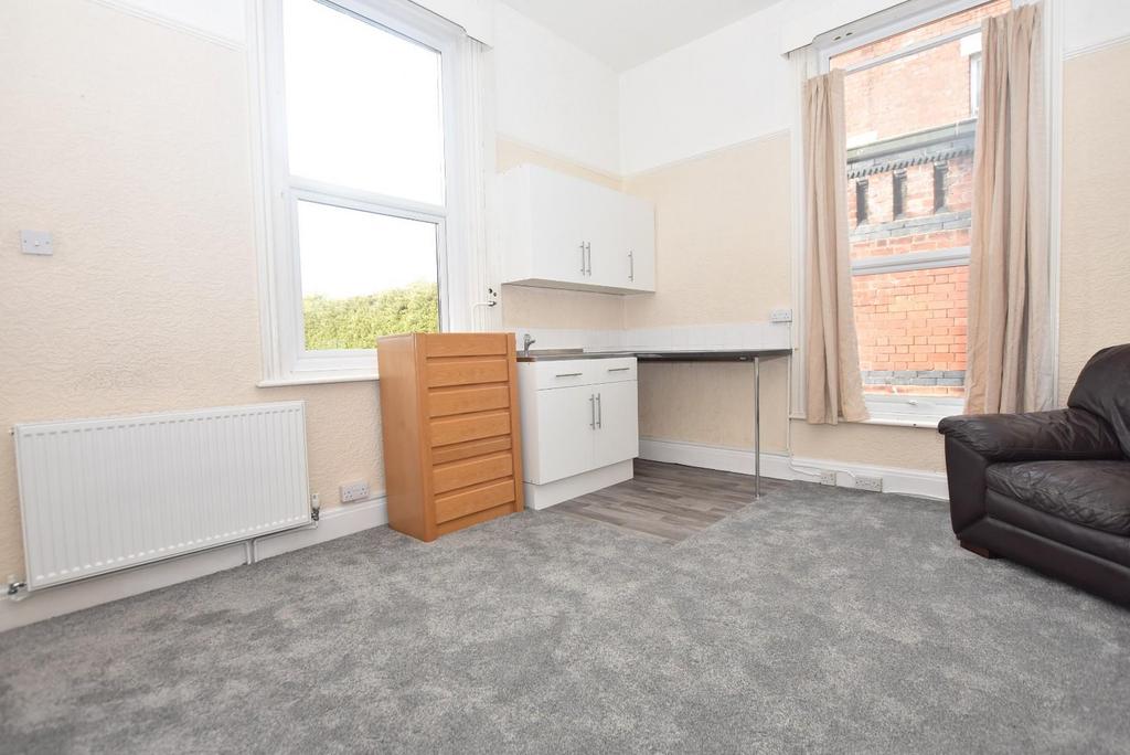 Bedsit 3.jpg