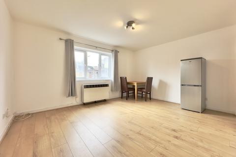 2 bedroom flat to rent, New Cross Road, London , SE14