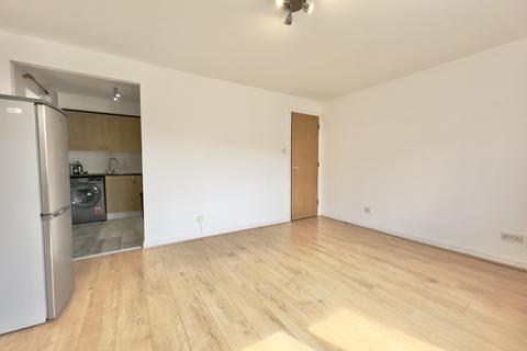 2 bedroom flat to rent, New Cross Road, London , SE14
