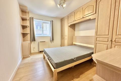 2 bedroom flat to rent, New Cross Road, London , SE14