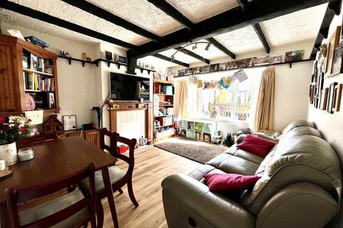 73 Reynolds Avenue, Chessington, KT9 2LQ