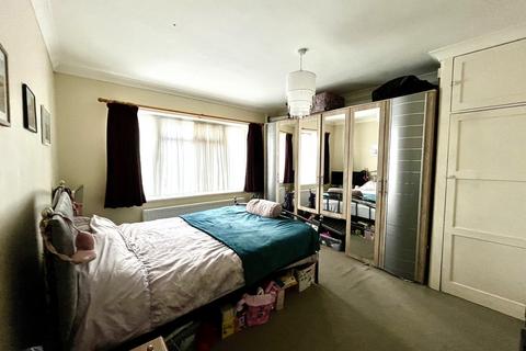 73 Reynolds Avenue, Chessington, KT9 2LQ