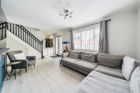 8 Cox Lane, Chessington, KT9 1DE