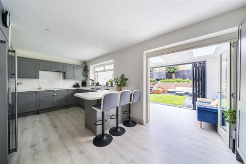 8 Cox Lane, Chessington, KT9 1DE