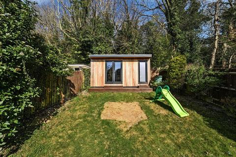 148 Winifred Road, Coulsdon, CR5 3JF